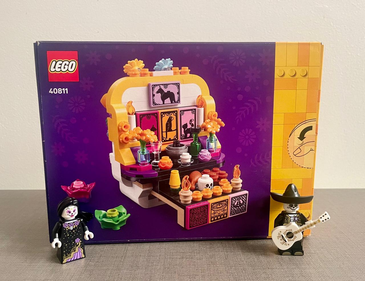 Combo LEGO Altar de Muertos y 2 Minifiguras