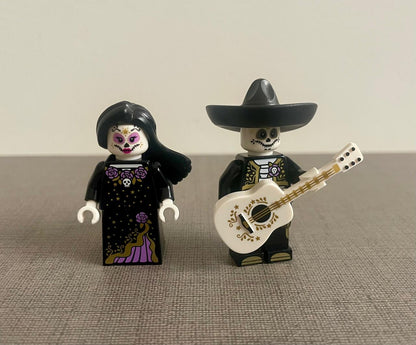 Combo LEGO Altar de Muertos y 2 Minifiguras