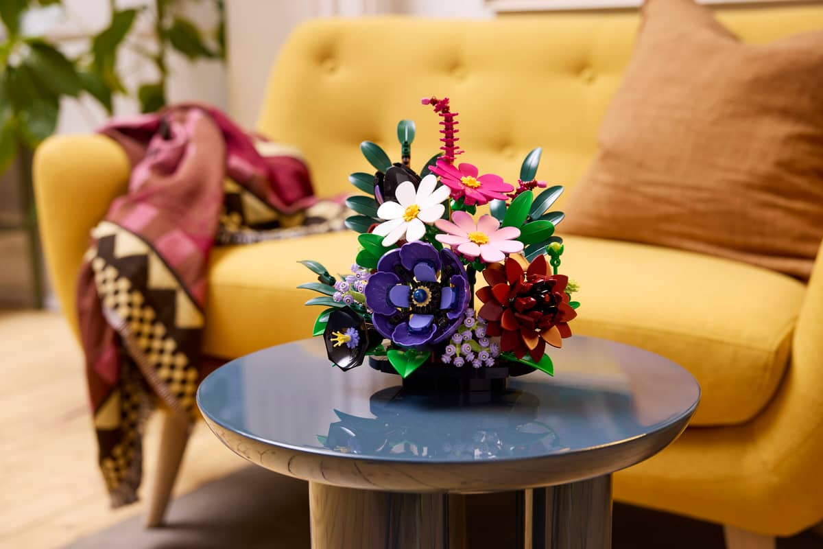 LEGO - Arreglo Floral Oscuro